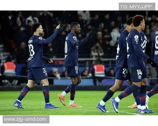 巴黎圣日耳曼迎战里尔争夺联赛三分焦点之战两队实力对决引人关注 巴黎圣日耳曼迎战里尔争夺联赛三分焦点之战两队实力对决引人关注